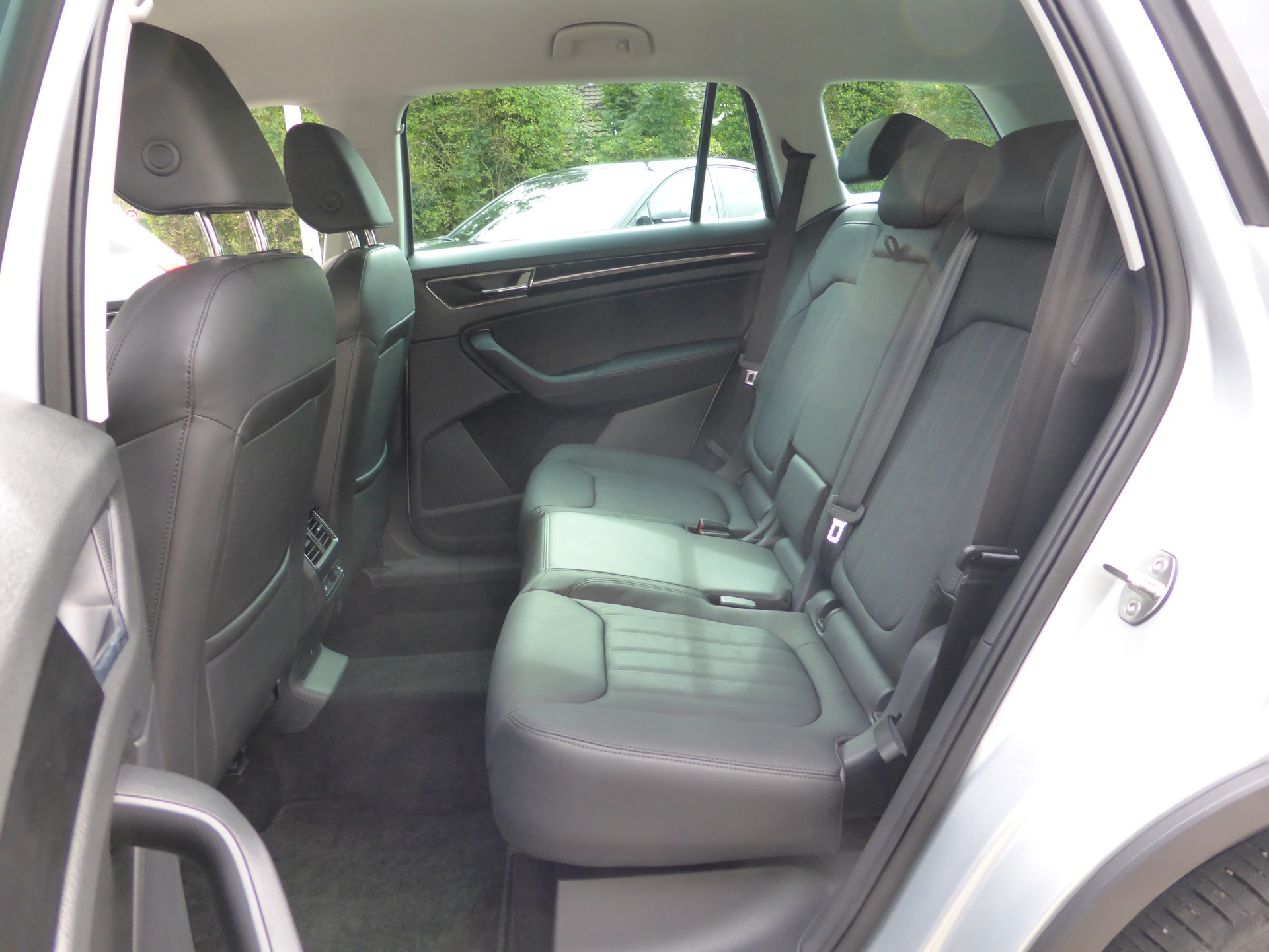 SKODA Kodiaq 2.0 TDI CR L&K 4x4 DSG-image-12