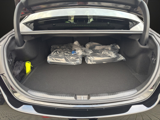 MERCEDES-BENZ C 300e 4 Matic EQ Hybrid-image-12