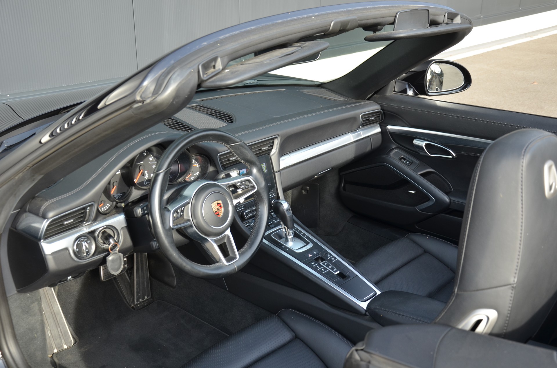 PORSCHE 911 Carrera 4 Cabrio PDK-image-12