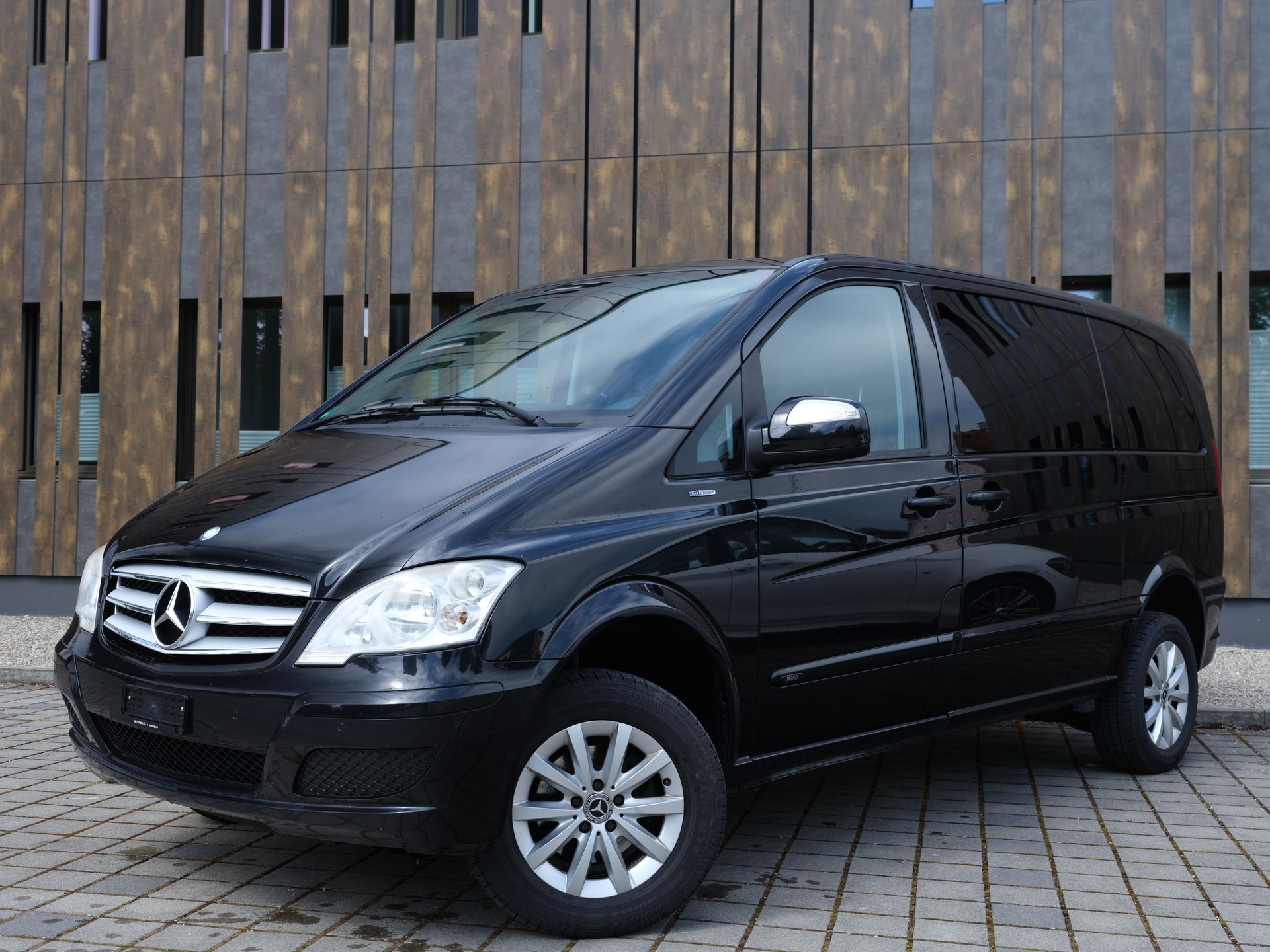 MERCEDES-BENZ Viano 2.2 CDI Blue Efficiency Trend EL 4Matic A-showroom-element-1