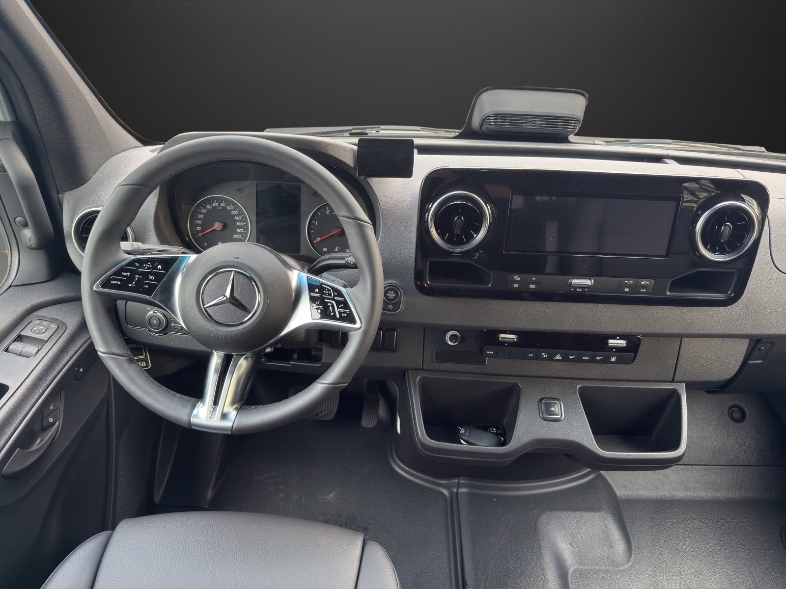 MERCEDES-BENZ Sprinter Tremonia Transfer 45-image-8