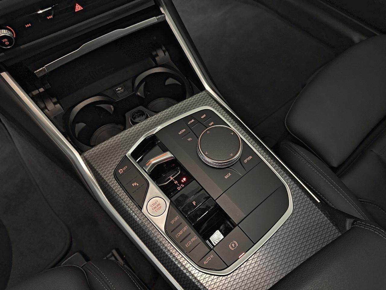 BMW 330d xDrive Touring M Sport-image-16