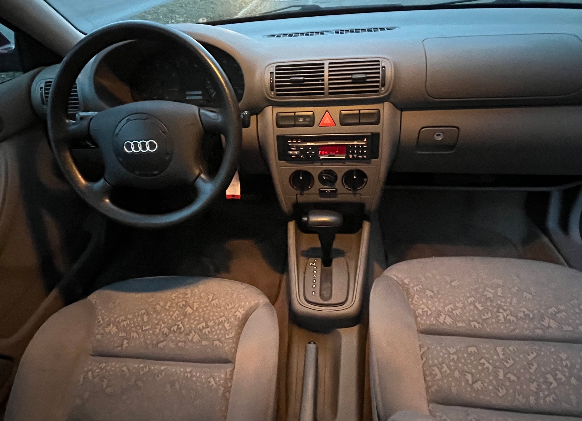AUDI A3 1.8 Ambition-image-4