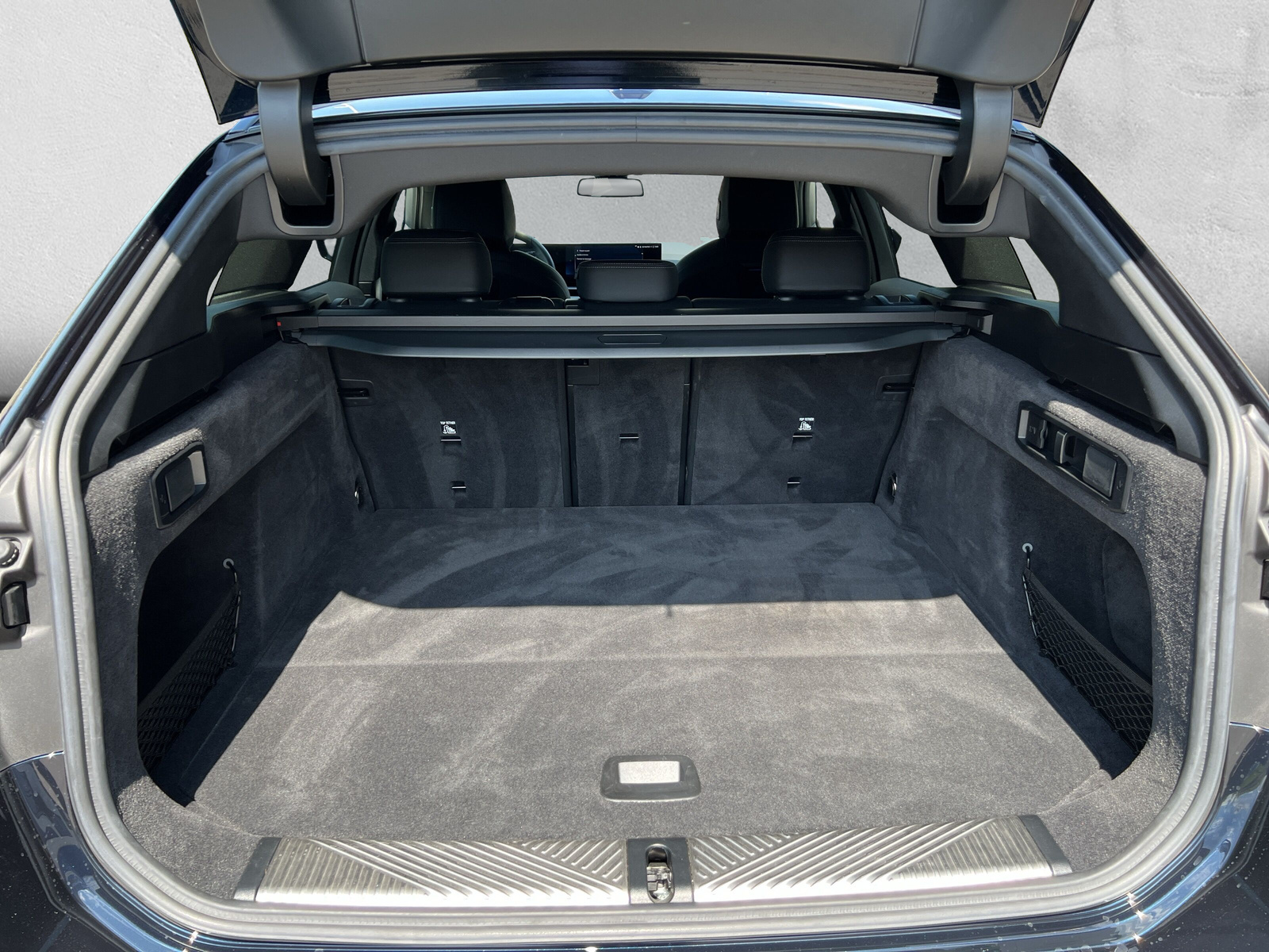 BMW 520d xDrive 48V Touring M Sport Steptronic📍-image-9