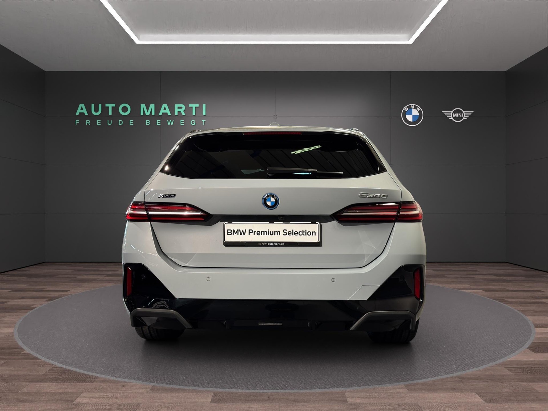 BMW 530e xDrive Touring M Sport-image-3