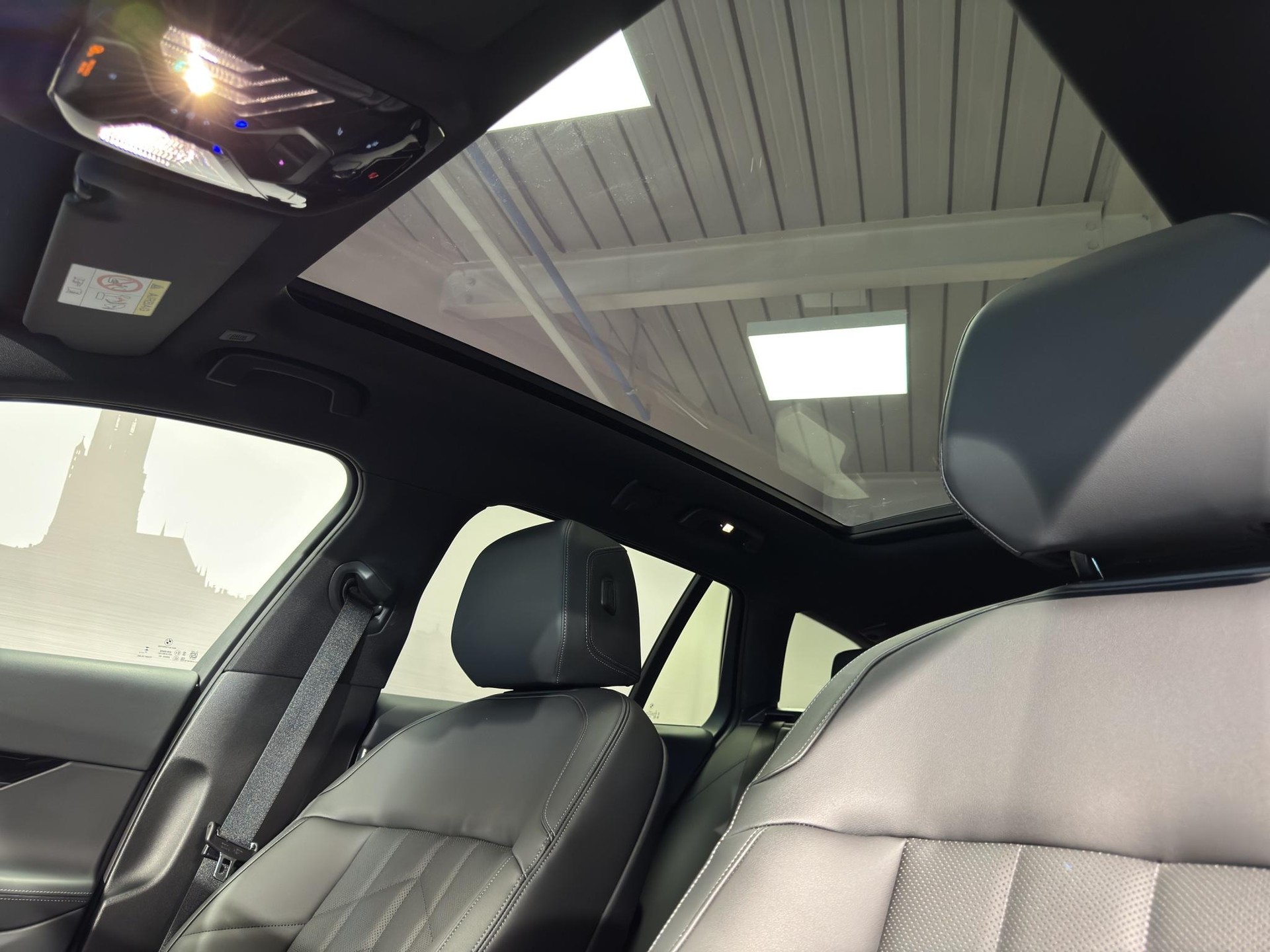 BMW 530e xDrive Touring M Sport-image-21