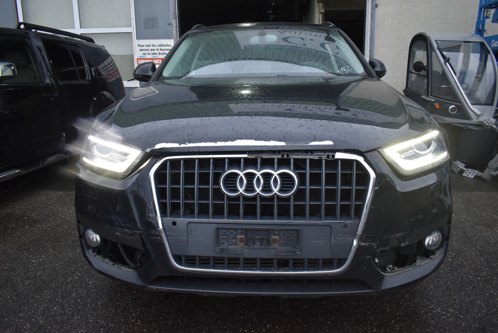 AUDI Q3 2.0 TFSI quattro S-tronic-image-4