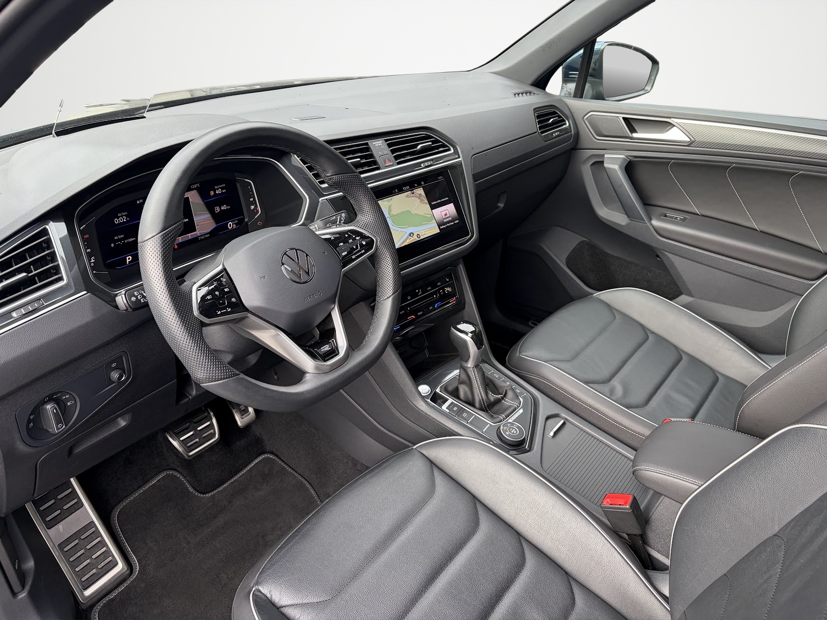 VW Tiguan 2.0TSI R-Line 4Motion DSG-image-8