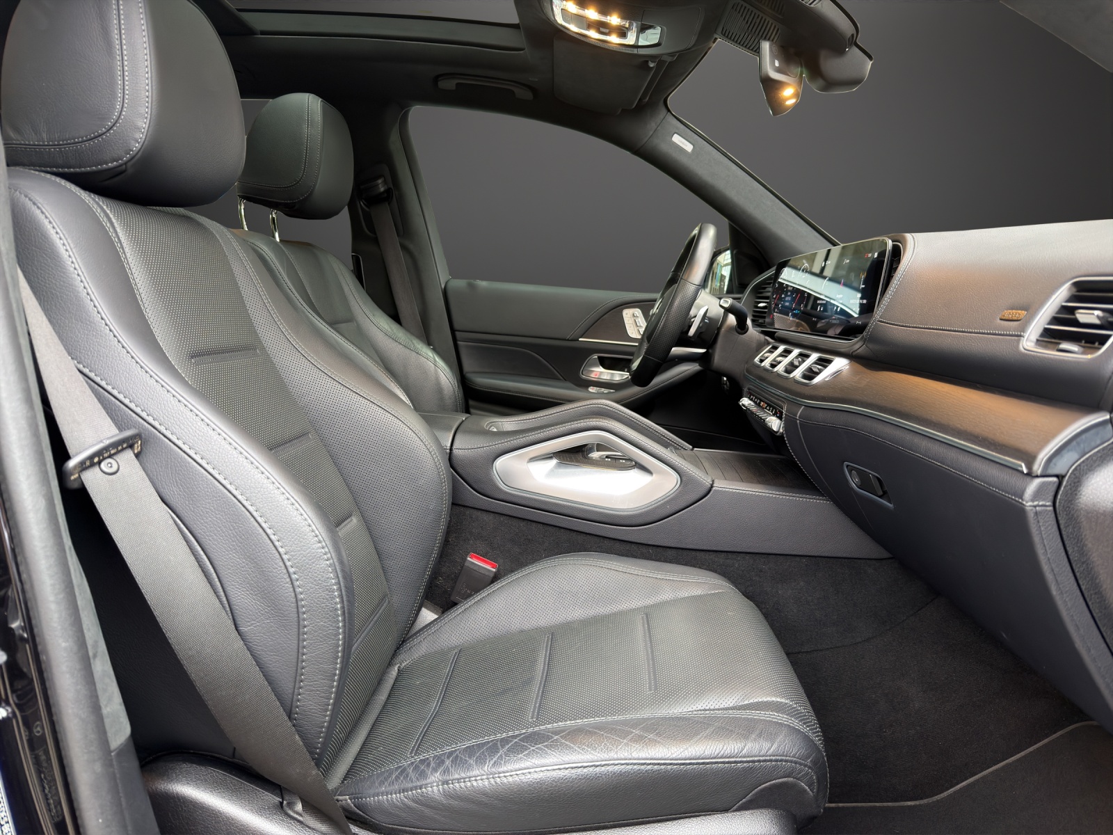MERCEDES-BENZ GLE 580 4Matic AMG Line 9G-Tronic-image-12