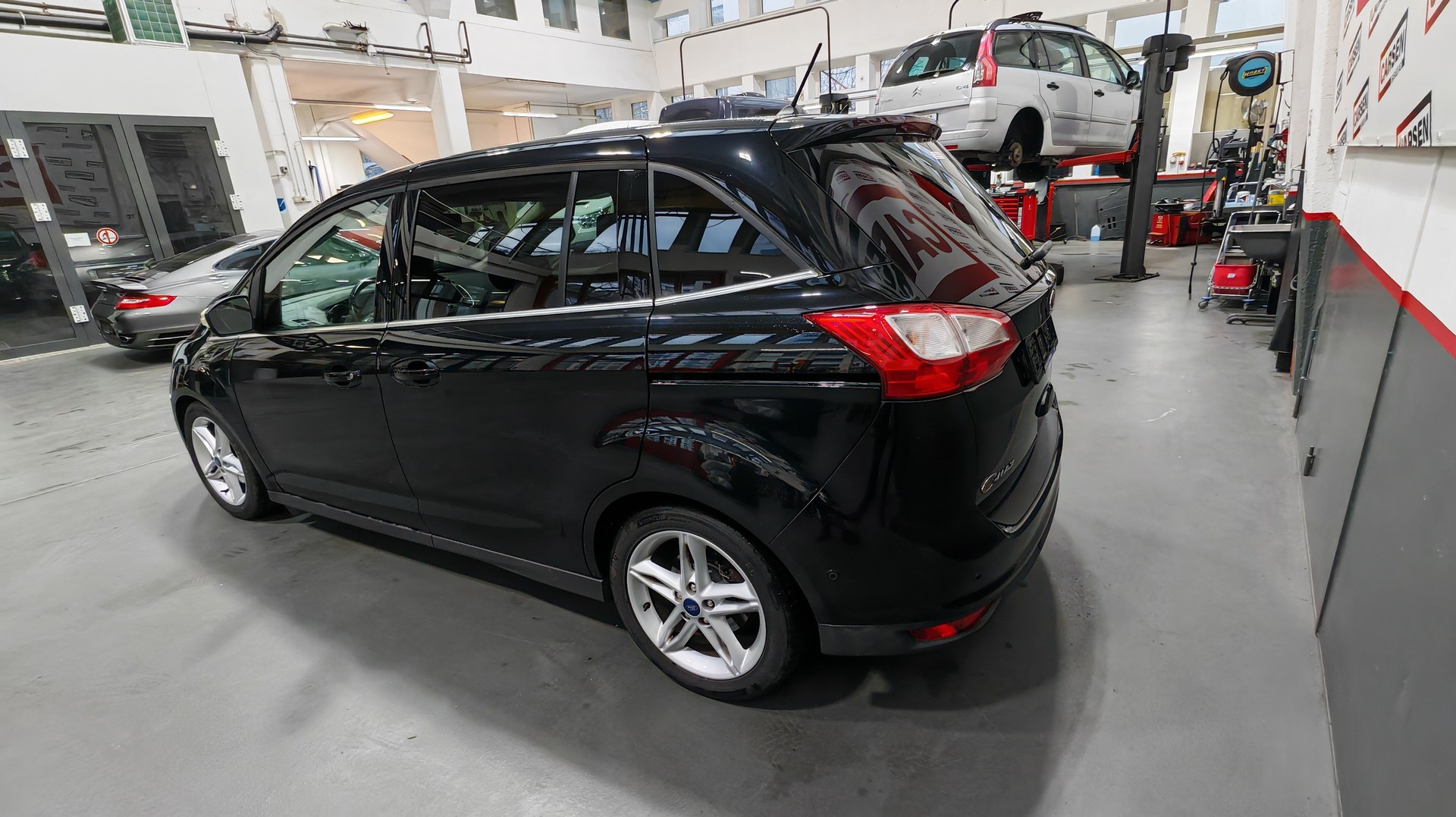 FORD GrC-Max 1.0 SCTi Titanium X-image-5