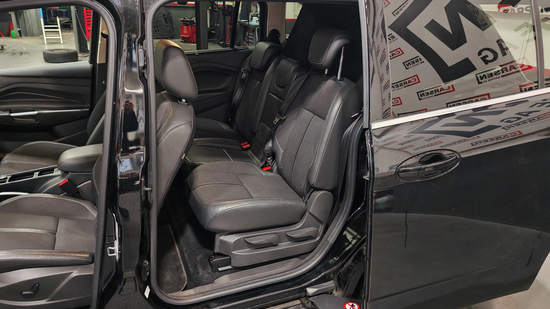 FORD GrC-Max 1.0 SCTi Titanium X-image-12