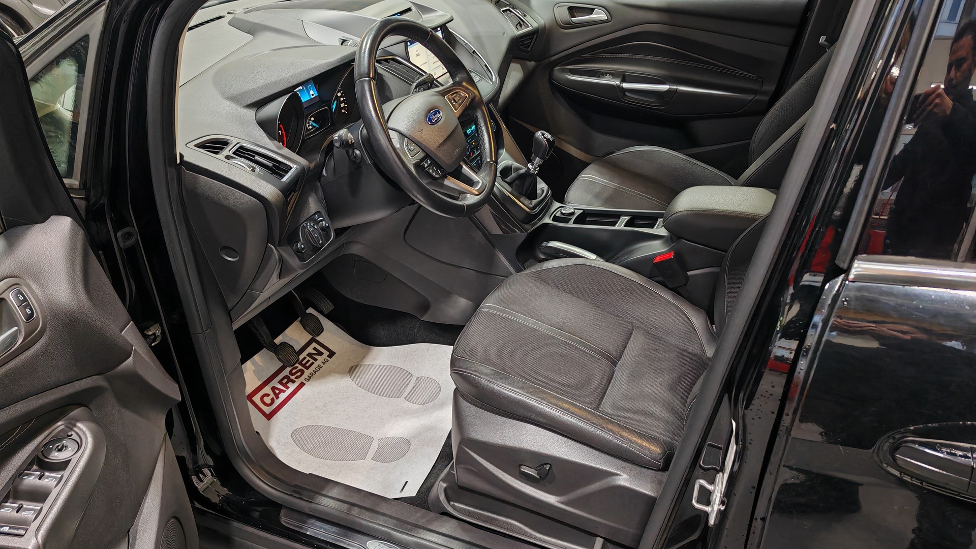 FORD GrC-Max 1.0 SCTi Titanium X-image-9
