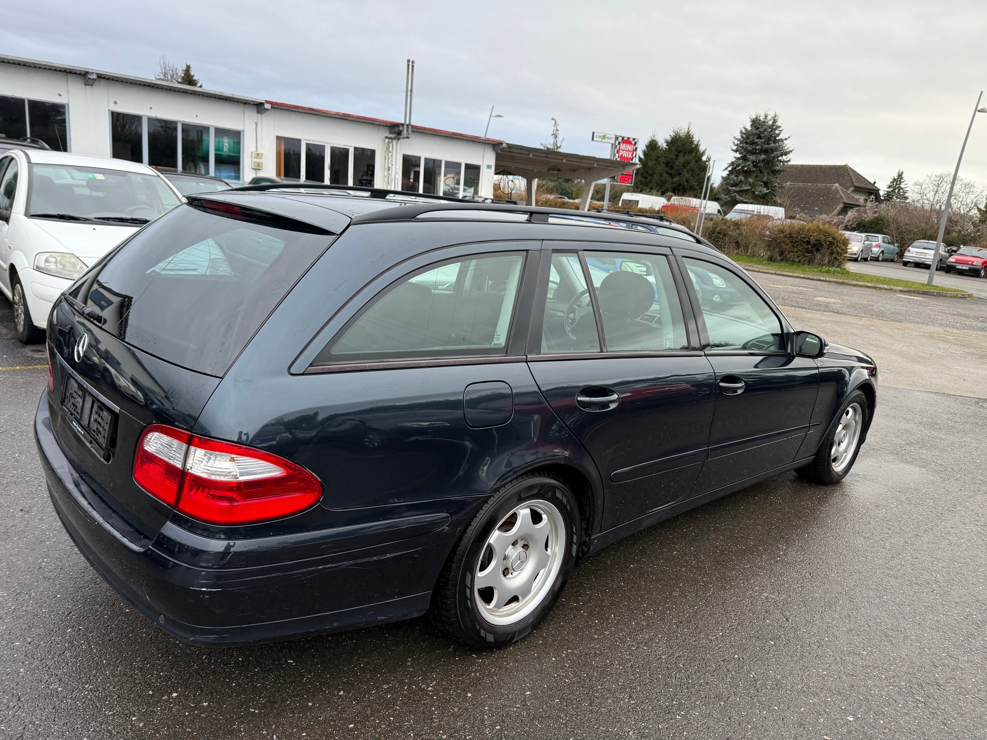 MERCEDES-BENZ E 280 Elégance 4Matic Automatic-image-4