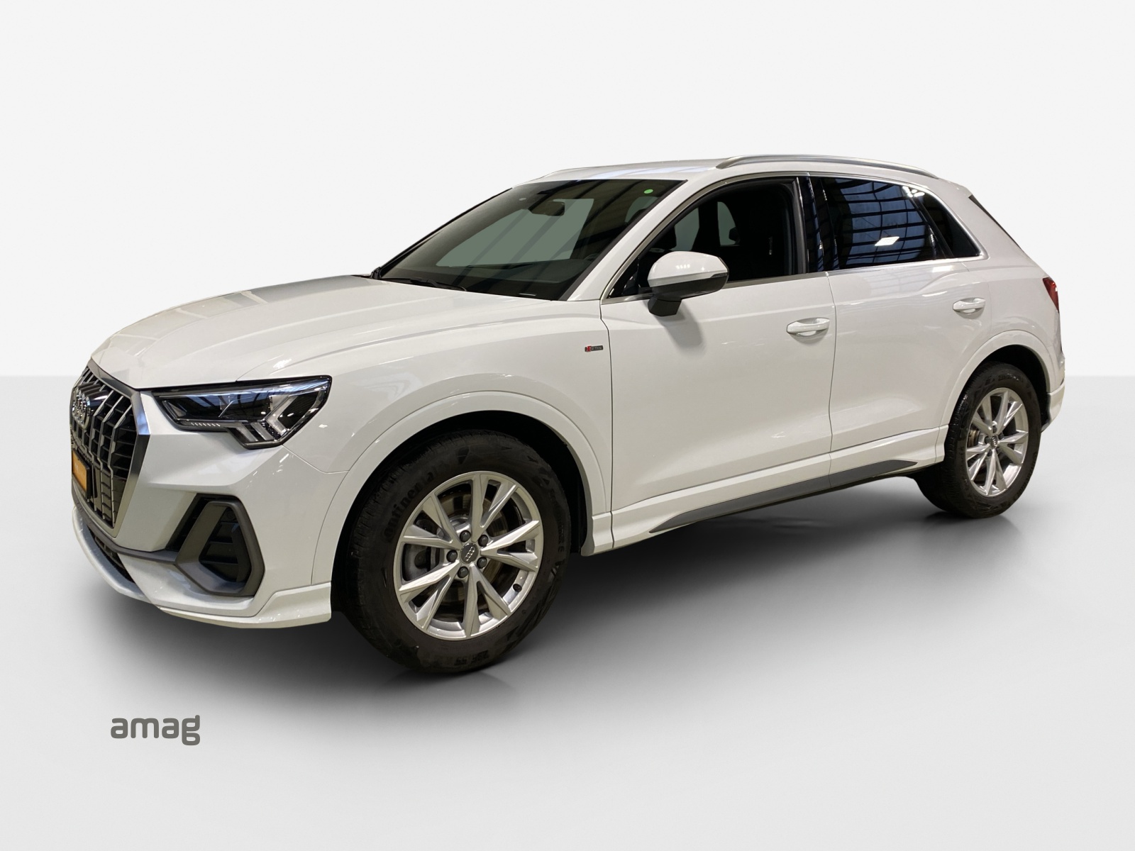 AUDI Q3 40 TDI S line quattro S-tronic-image-0