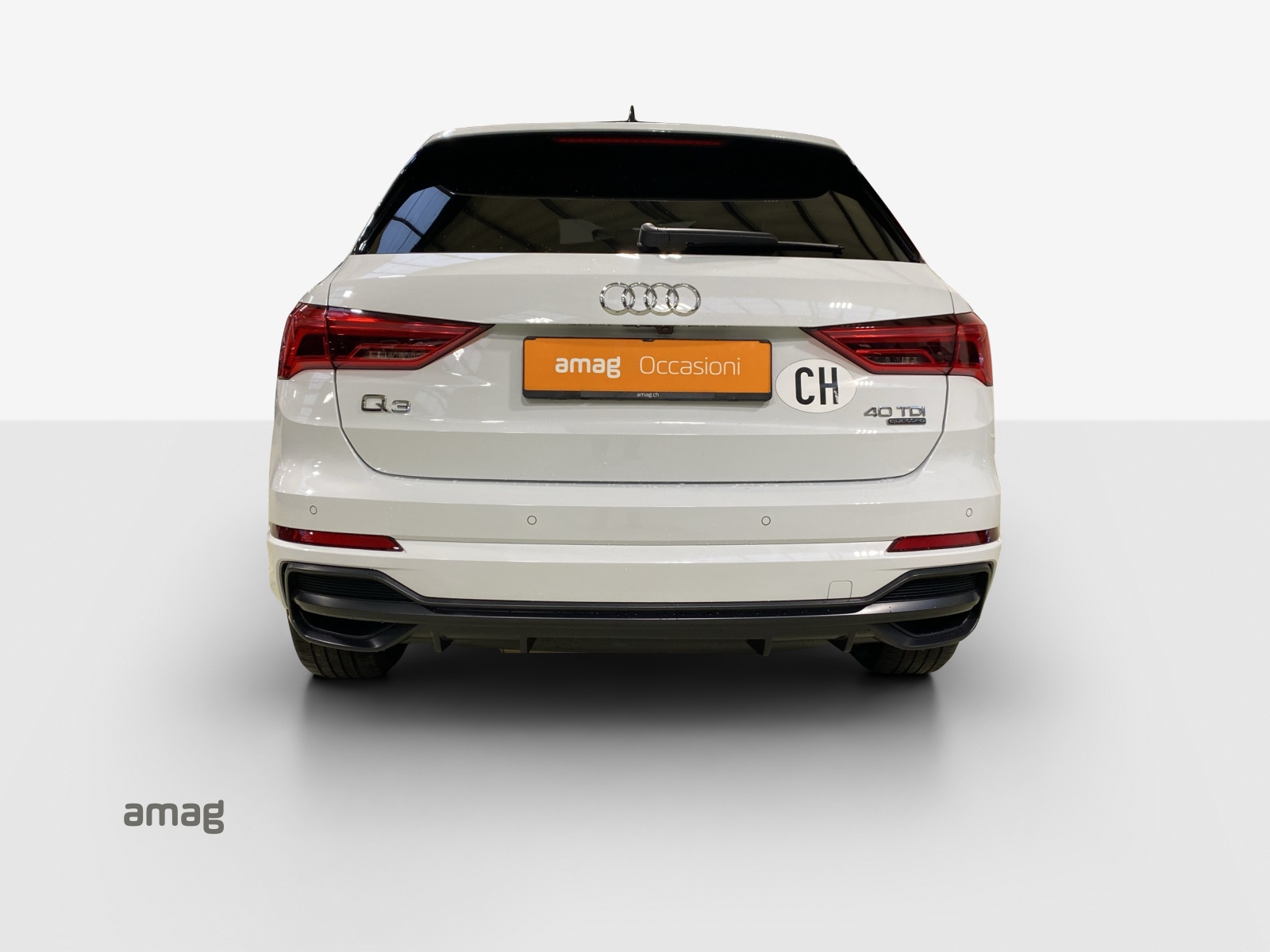 AUDI Q3 40 TDI S line quattro S-tronic-image-3