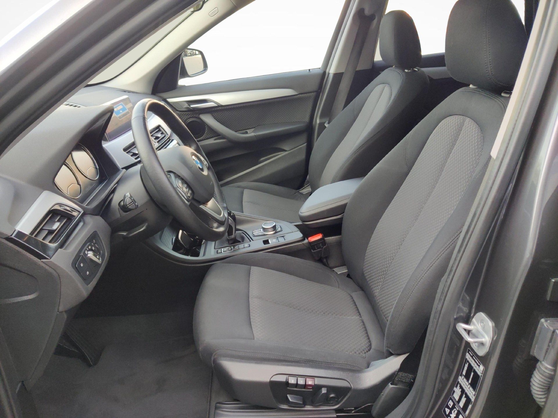 BMW X1 20i xDrive-image-8