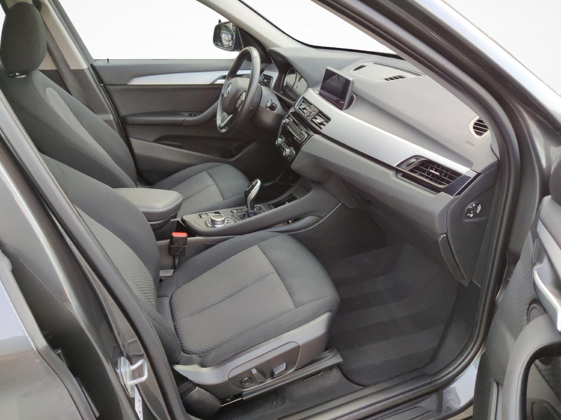 BMW X1 20i xDrive-image-9