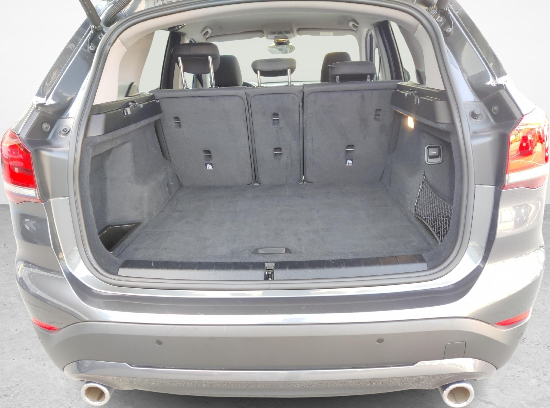 BMW X1 20i xDrive-image-15