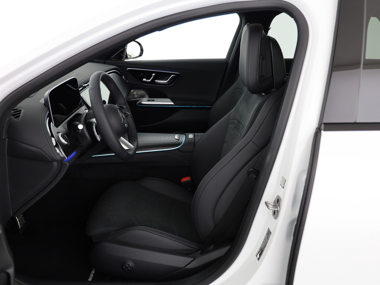 MERCEDES-BENZ E 220 d T 4Matic 9G-Tronic-image-3