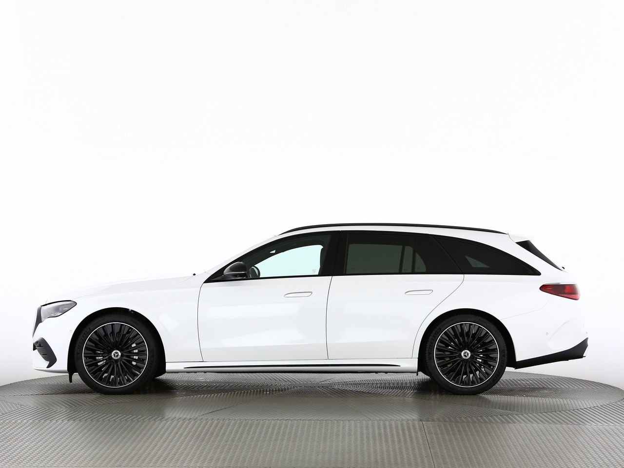 MERCEDES-BENZ E 220 d T 4Matic 9G-Tronic-image-2