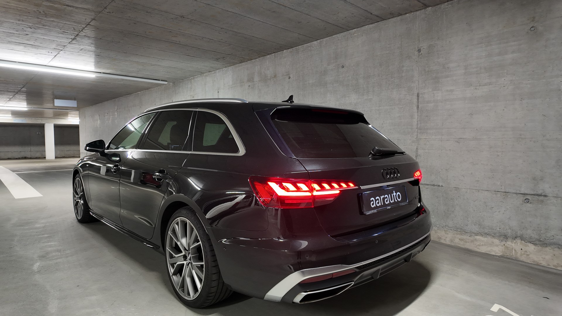AUDI A4 Avant 40 TDI S line quattro S-tronic-image-1
