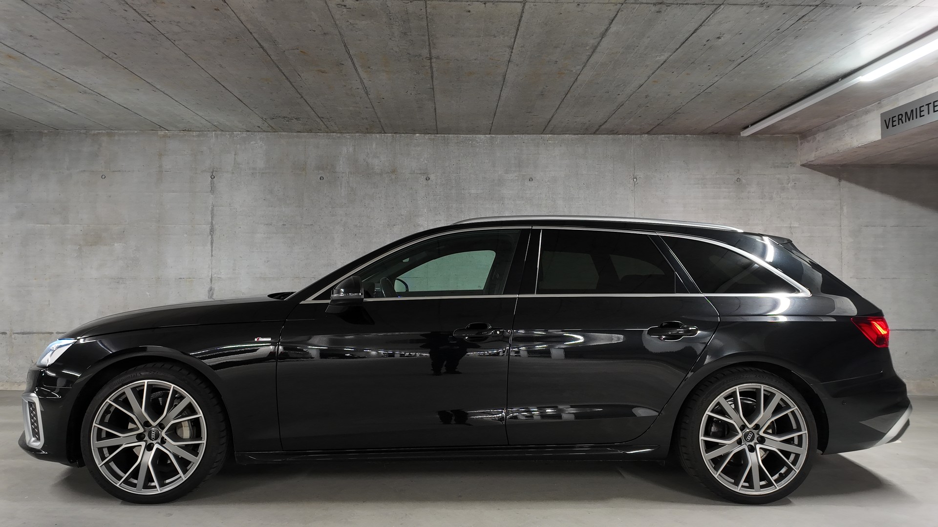AUDI A4 Avant 40 TDI S line quattro S-tronic-image-2