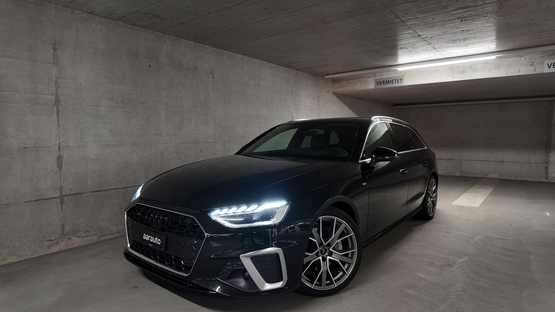 AUDI A4 Avant 40 TDI S line quattro S-tronic-image-0