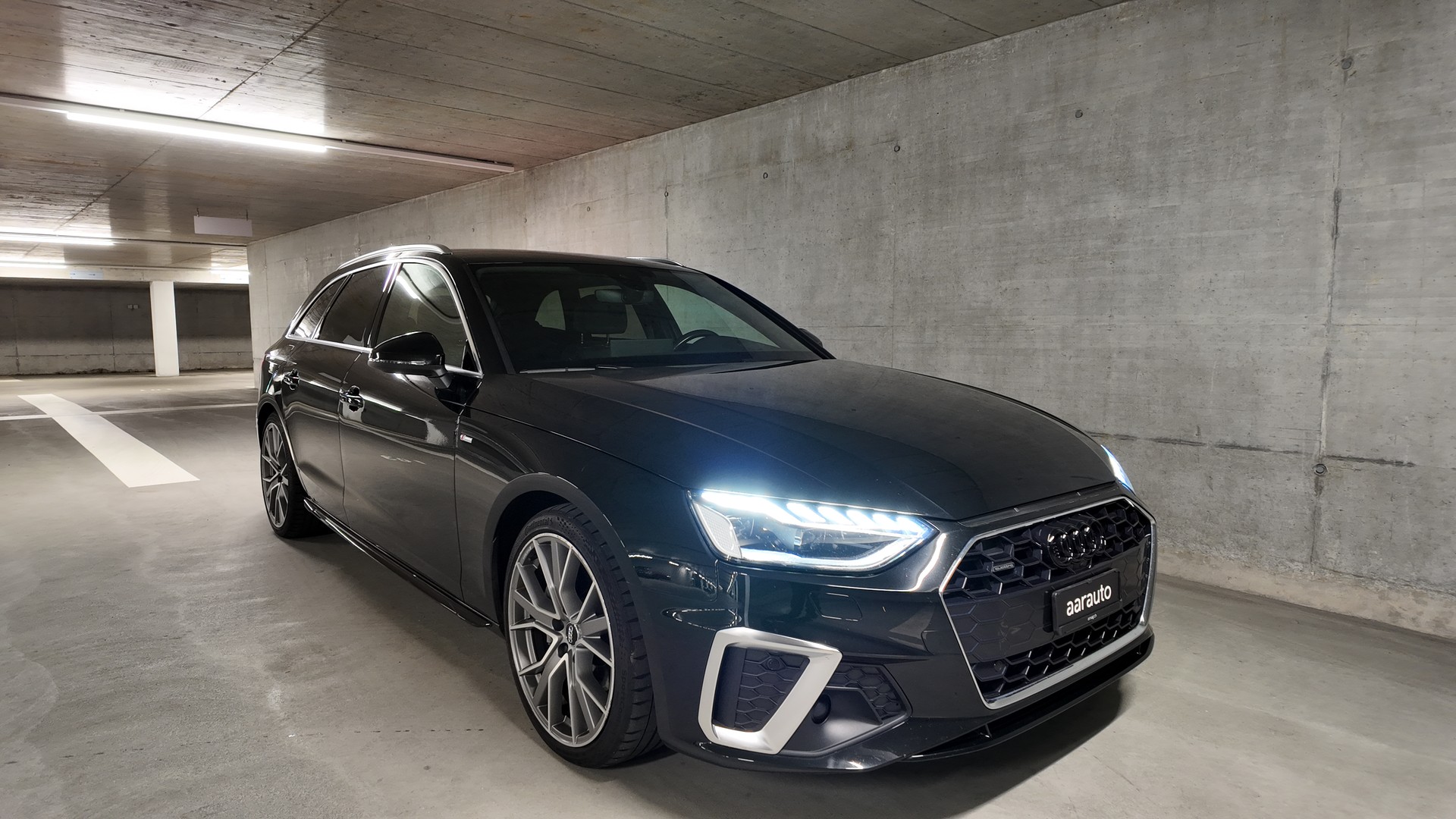 AUDI A4 Avant 40 TDI S line quattro S-tronic-image-5