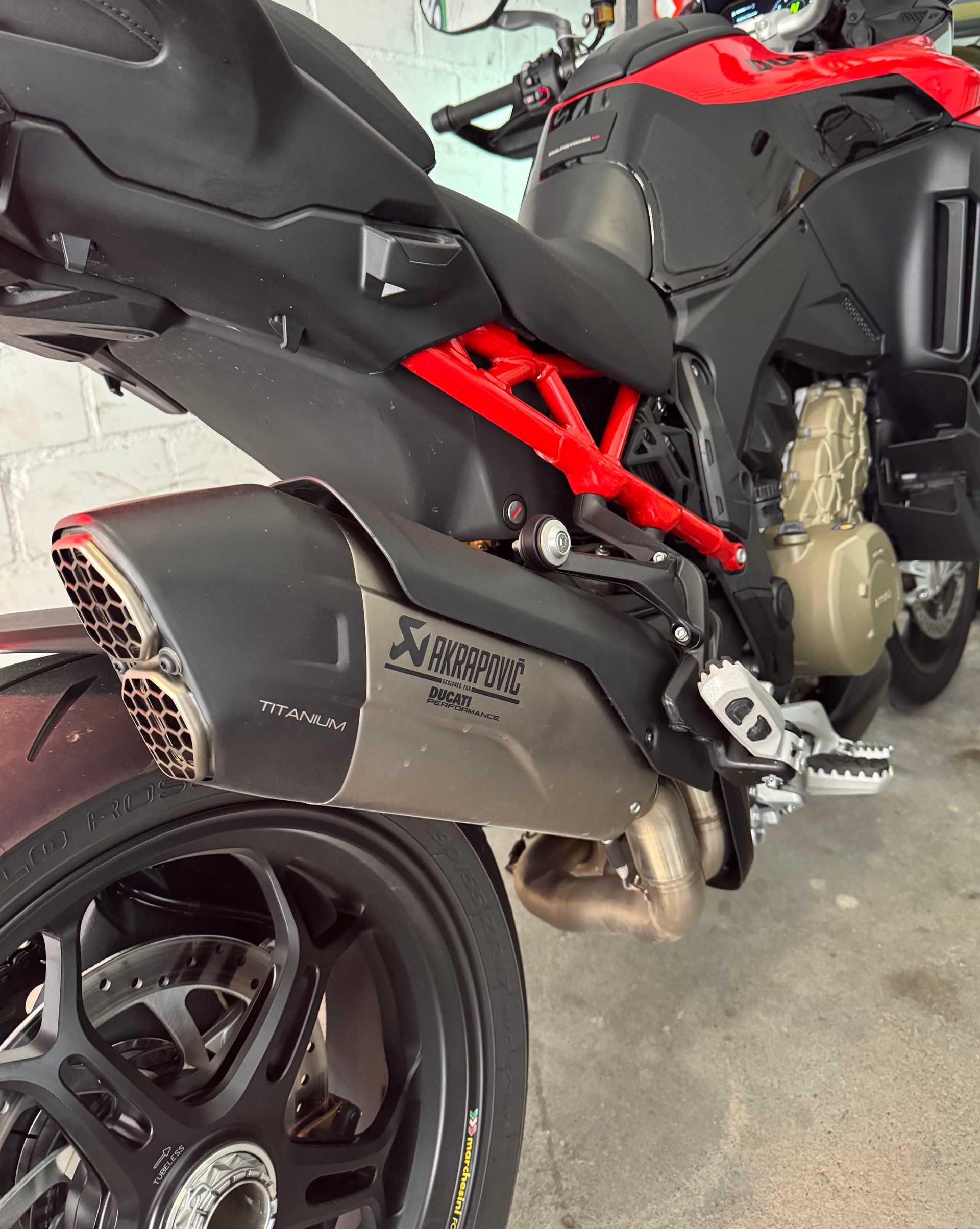DUCATI Multistrada V4 Pikes Peak-image-2