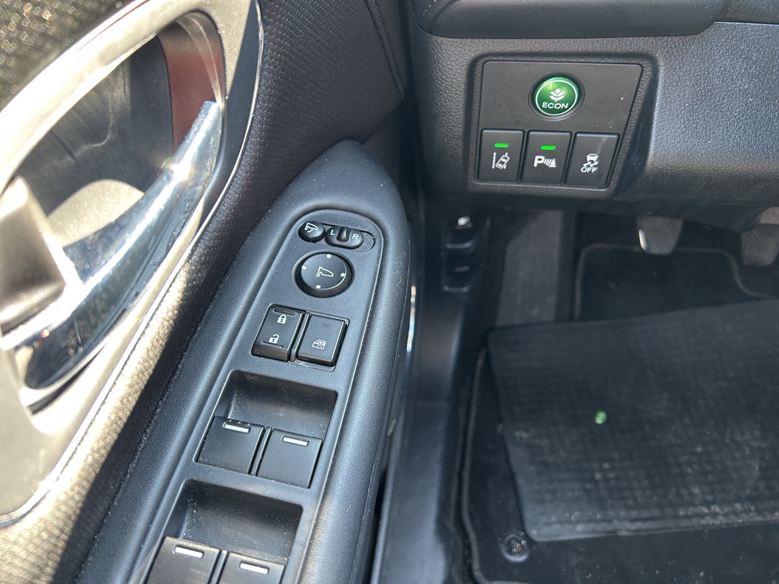 HONDA HR-V 1.6i-DTEC Executive-image-13