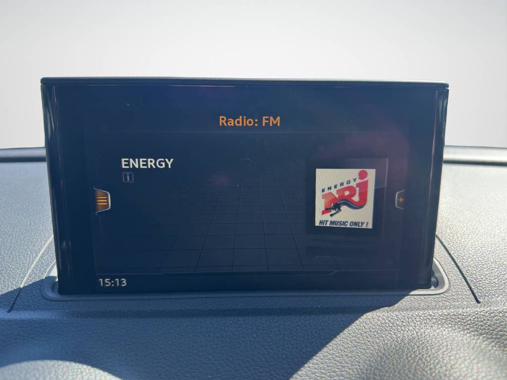 AUDI A3 Sportback 1.6 30 TDI-image-12