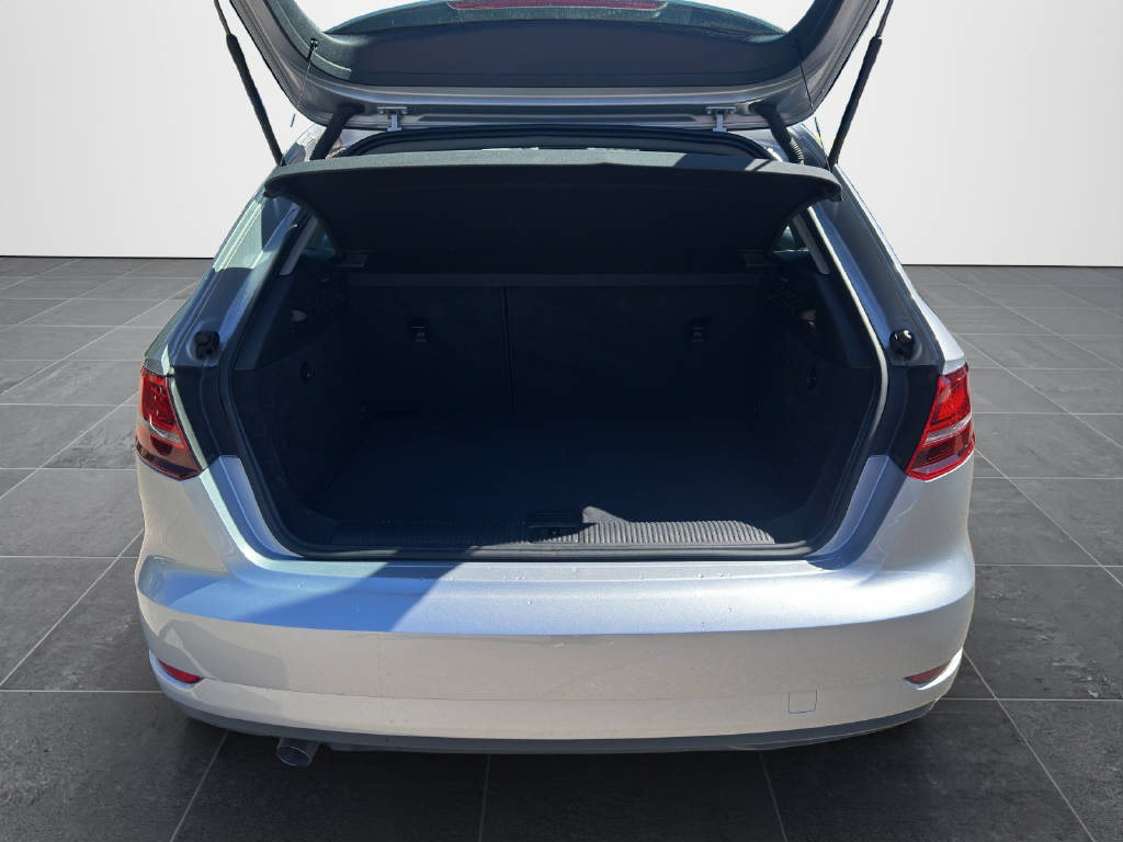 AUDI A3 Sportback 1.6 30 TDI-image-5