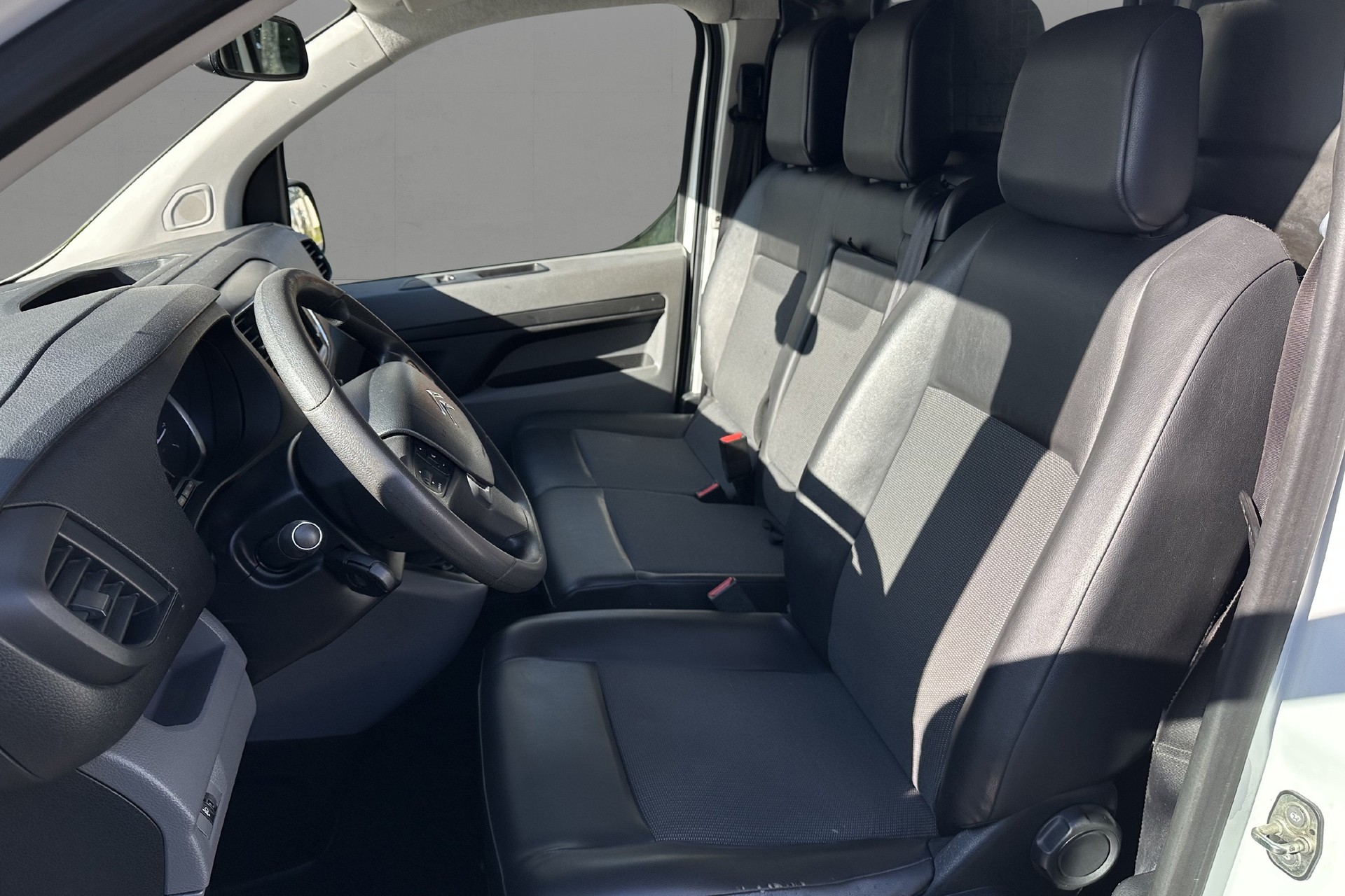 CITROEN Jumpy 2.0 BlueHDi 120 S&S M Attraction-image-8
