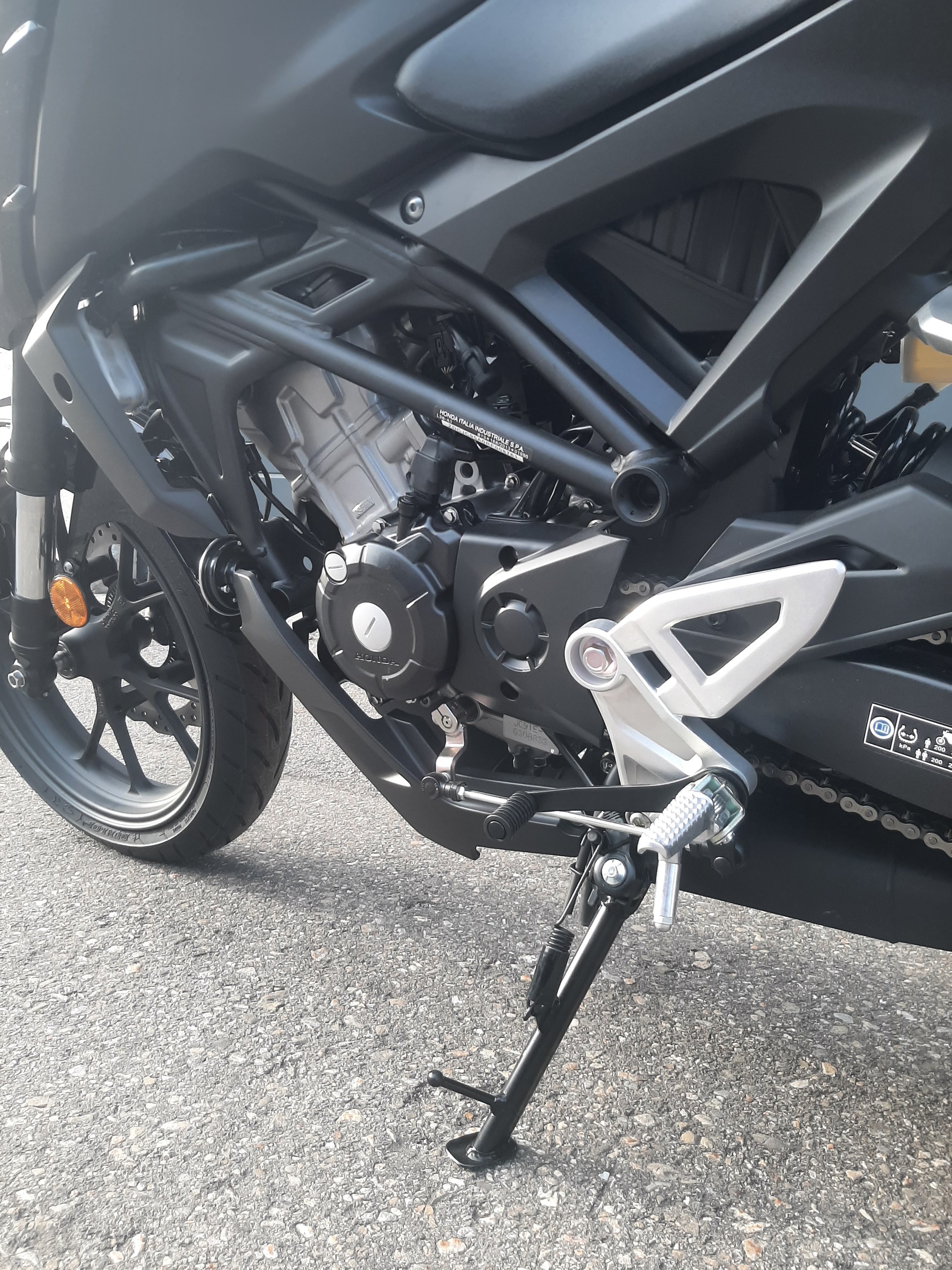 HONDA CB 125 R-showroom-element-3