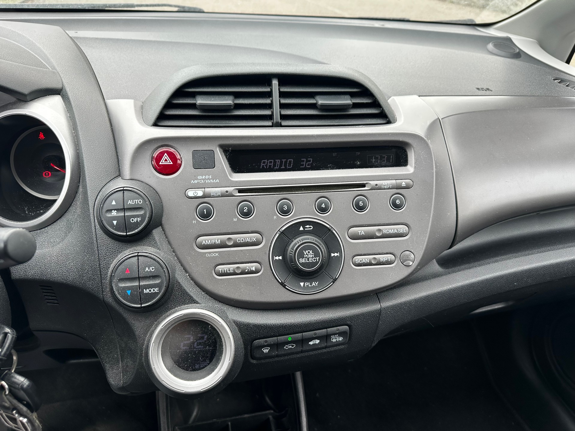 HONDA Jazz 1.4i Elegance i-Shift-image-6
