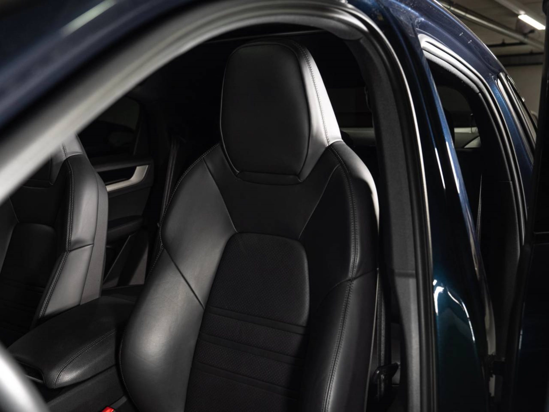 PORSCHE Cayenne E-Hybrid Coupé-image-4