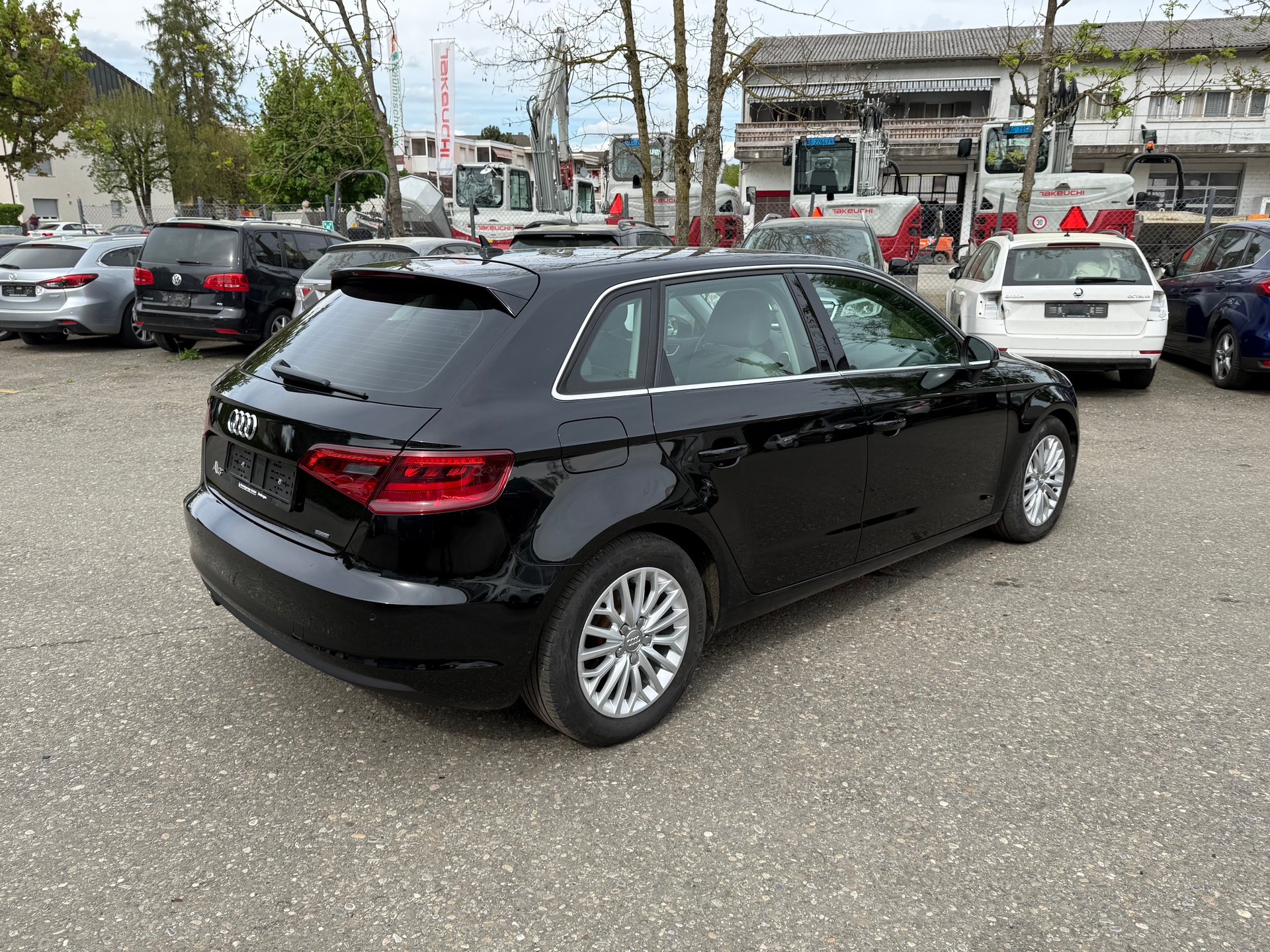 AUDI A3 Sportback 1.8 TFSI Ambiente quattro S-tronic-showroom-element-3