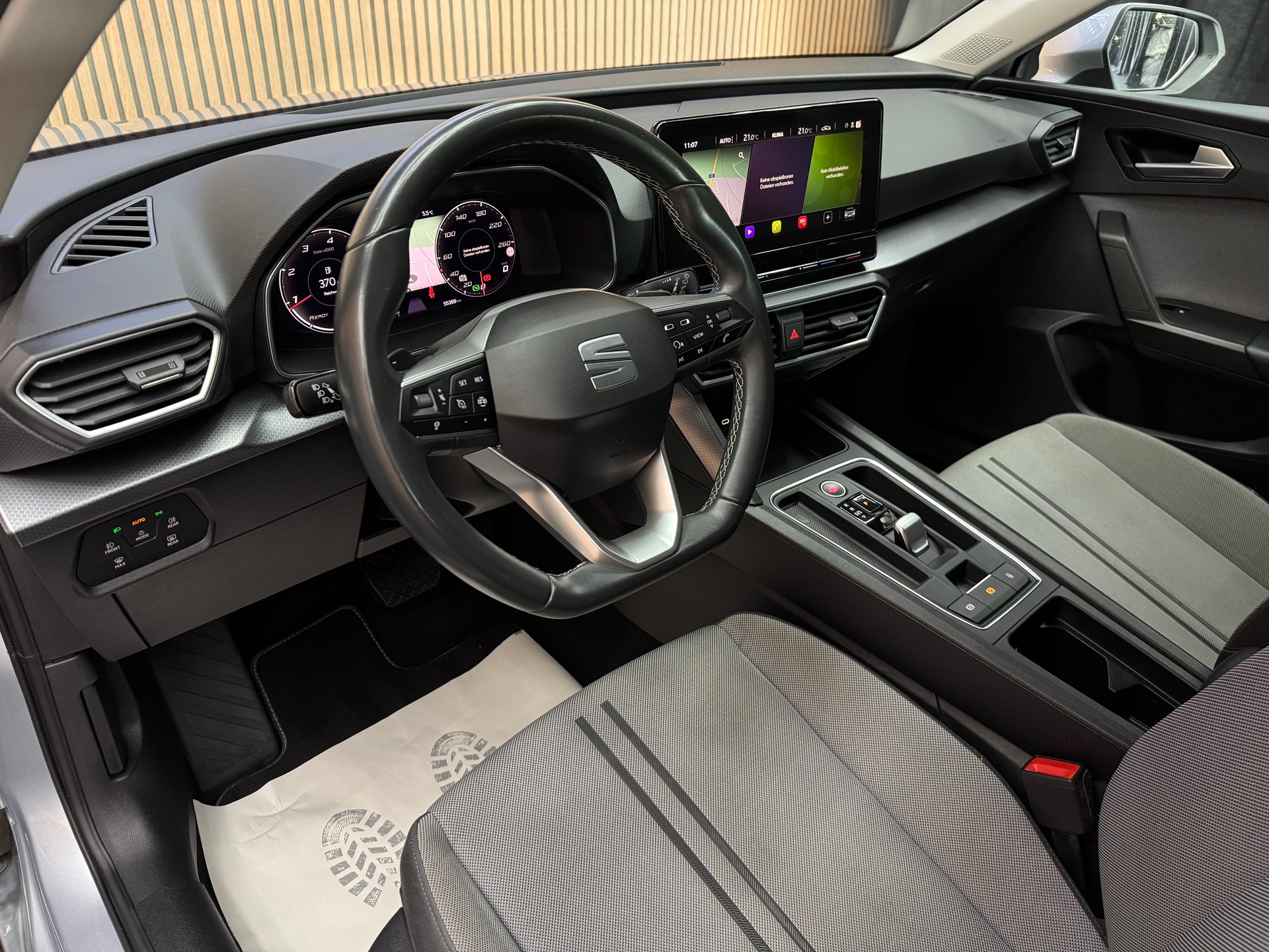 SEAT Leon ST 2.0 TDI Style DSG | 1 Jahr Garantie | CH-Fahrzeug | *ab CHF 199.-/ Monat*-image-9