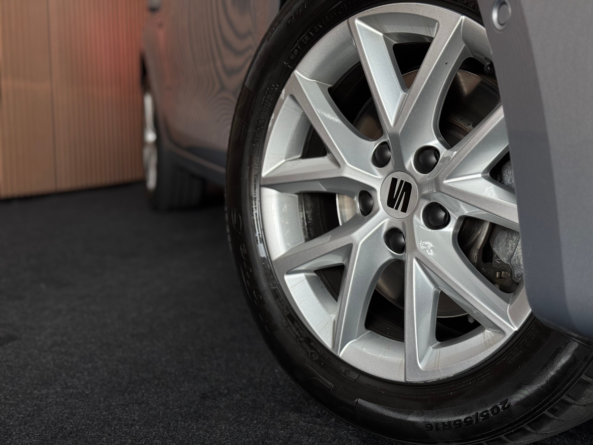 SEAT Leon ST 2.0 TDI Style DSG | 1 Jahr Garantie | CH-Fahrzeug | *ab CHF 199.-/ Monat*-image-8