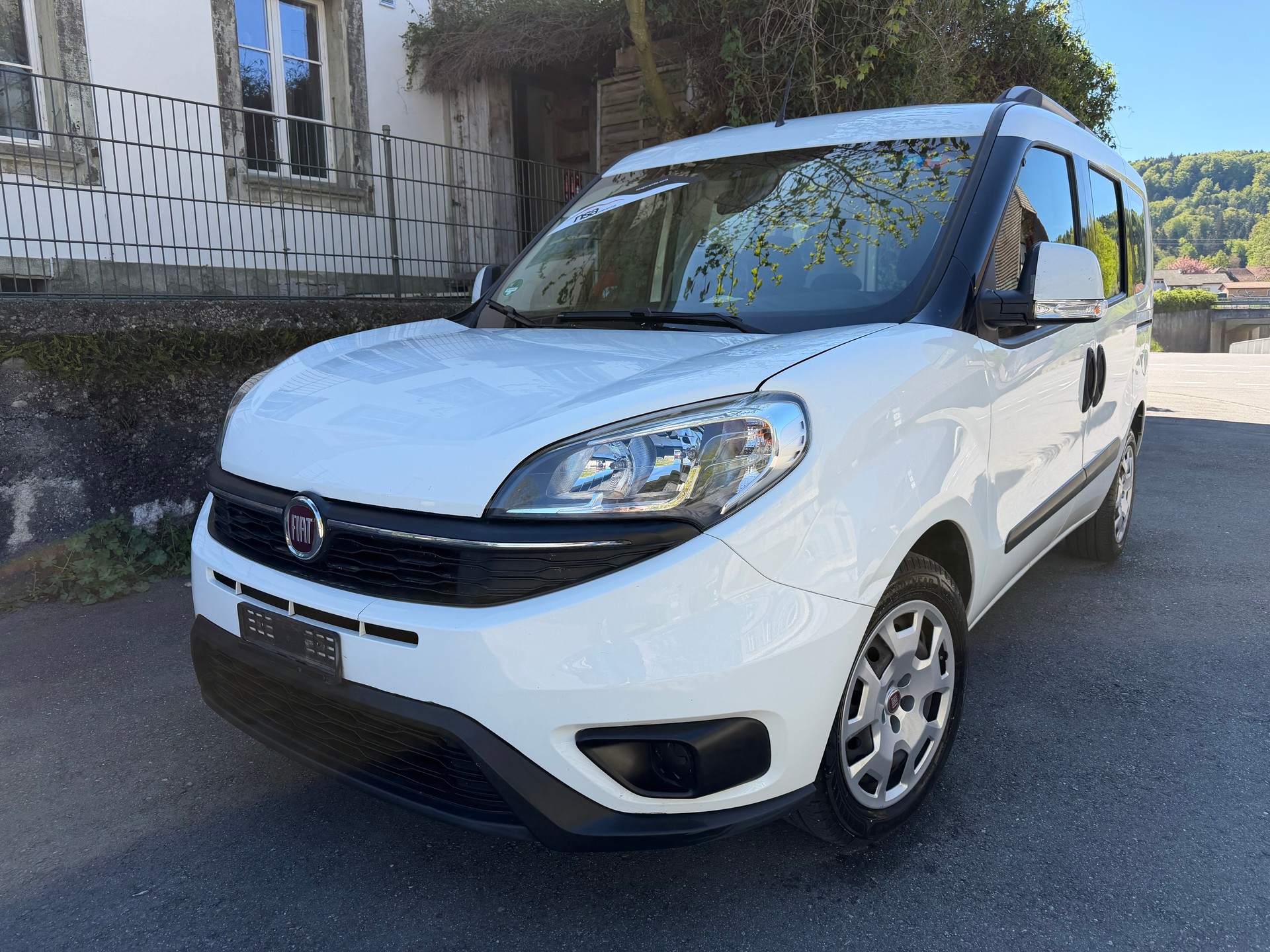 FIAT Doblò 1.4 T-Jet Natural Power Lounge-image-0