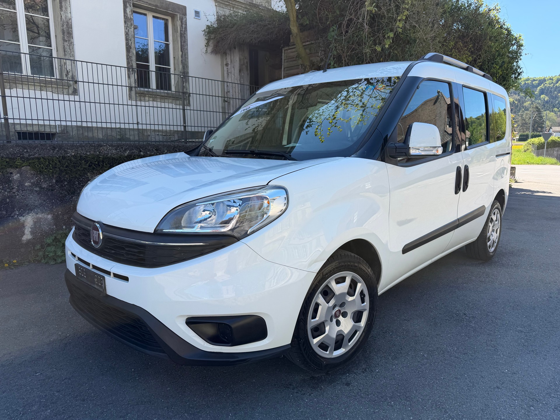 FIAT Doblò 1.4 T-Jet Natural Power Lounge-image-1