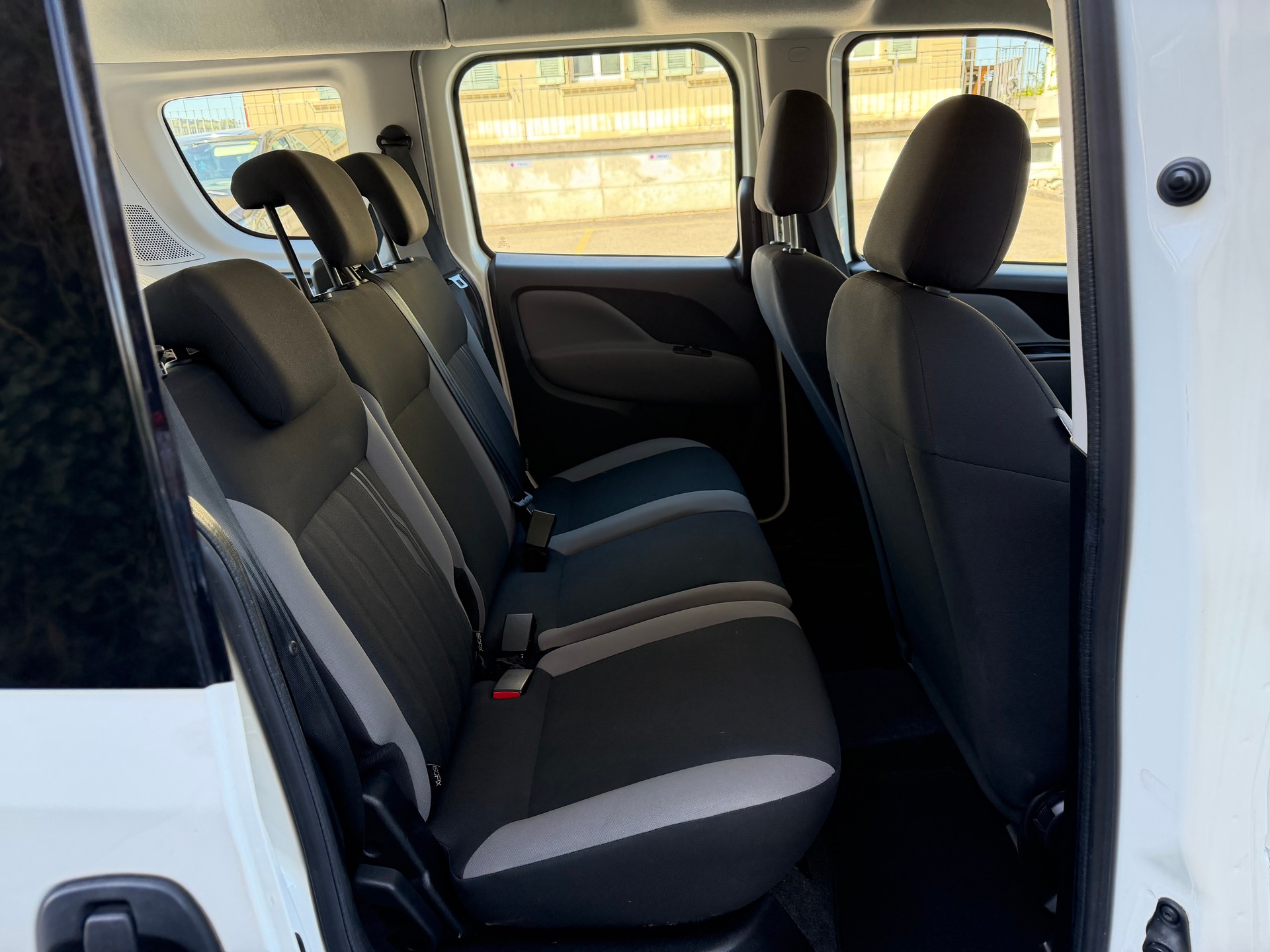 FIAT Doblò 1.4 T-Jet Natural Power Lounge-image-8