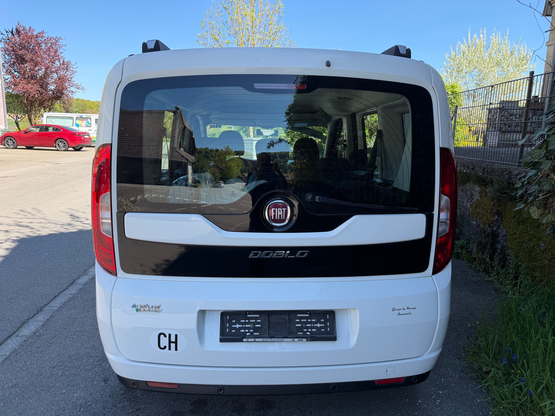 FIAT Doblò 1.4 T-Jet Natural Power Lounge-image-3