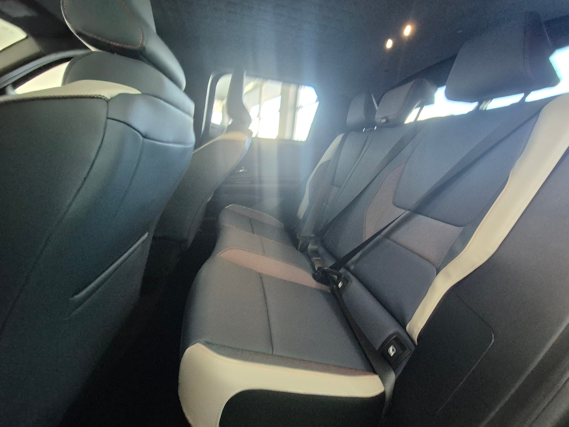 NISSAN Micra 52kWh Evolve-image-5