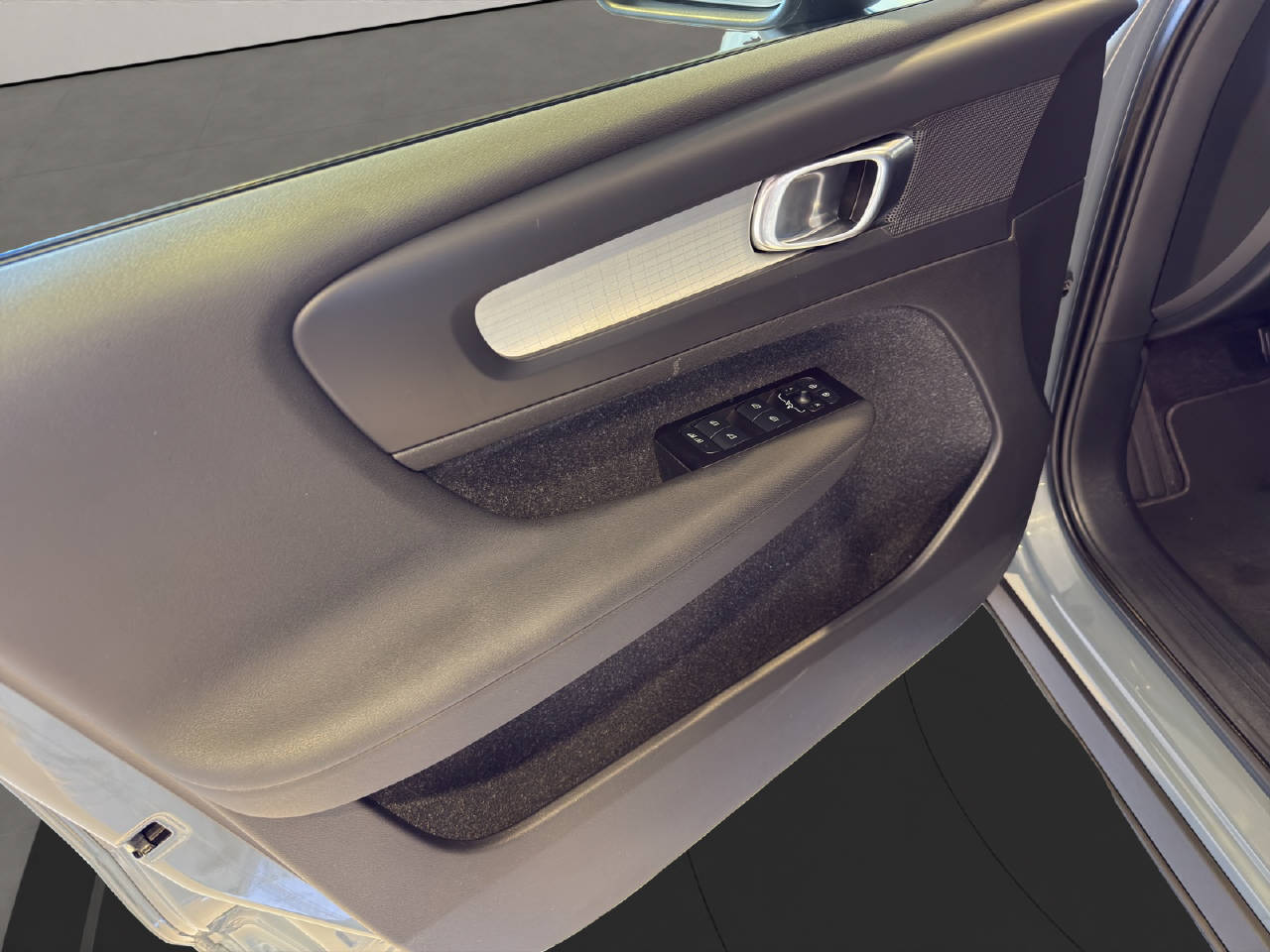VOLVO XC40 1.5 T2 Momentum-image-11
