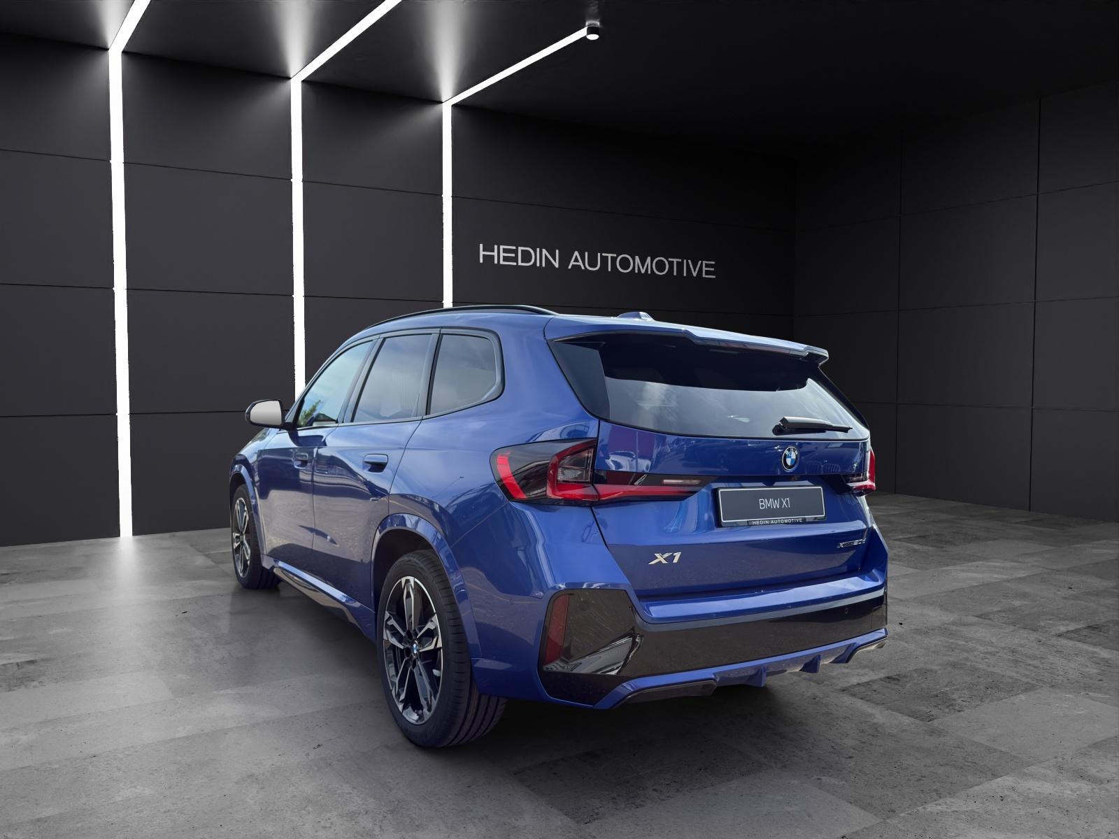 BMW X1 xDrive20d-showroom-element-3