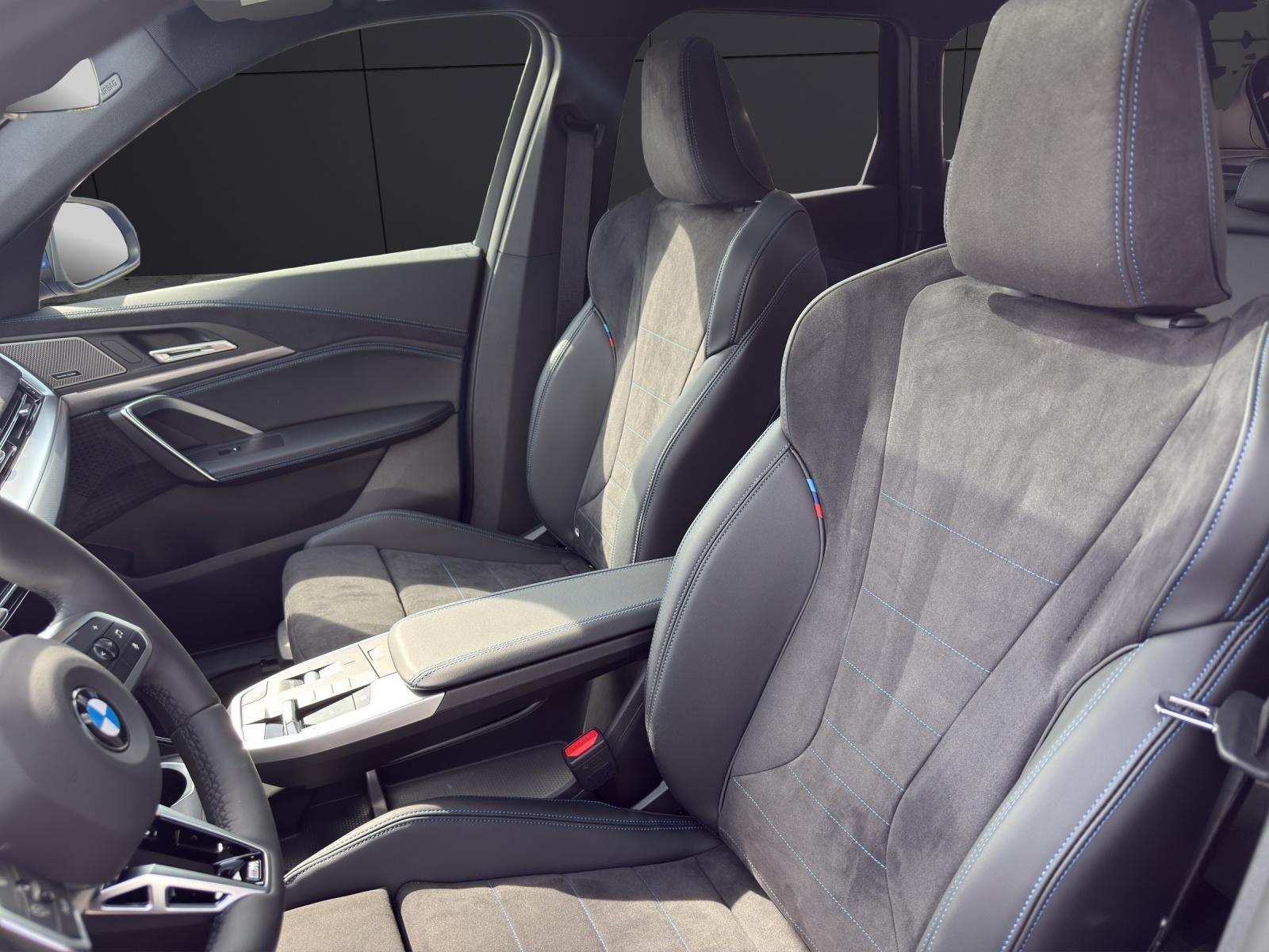 BMW X1 xDrive20d-showroom-element-1
