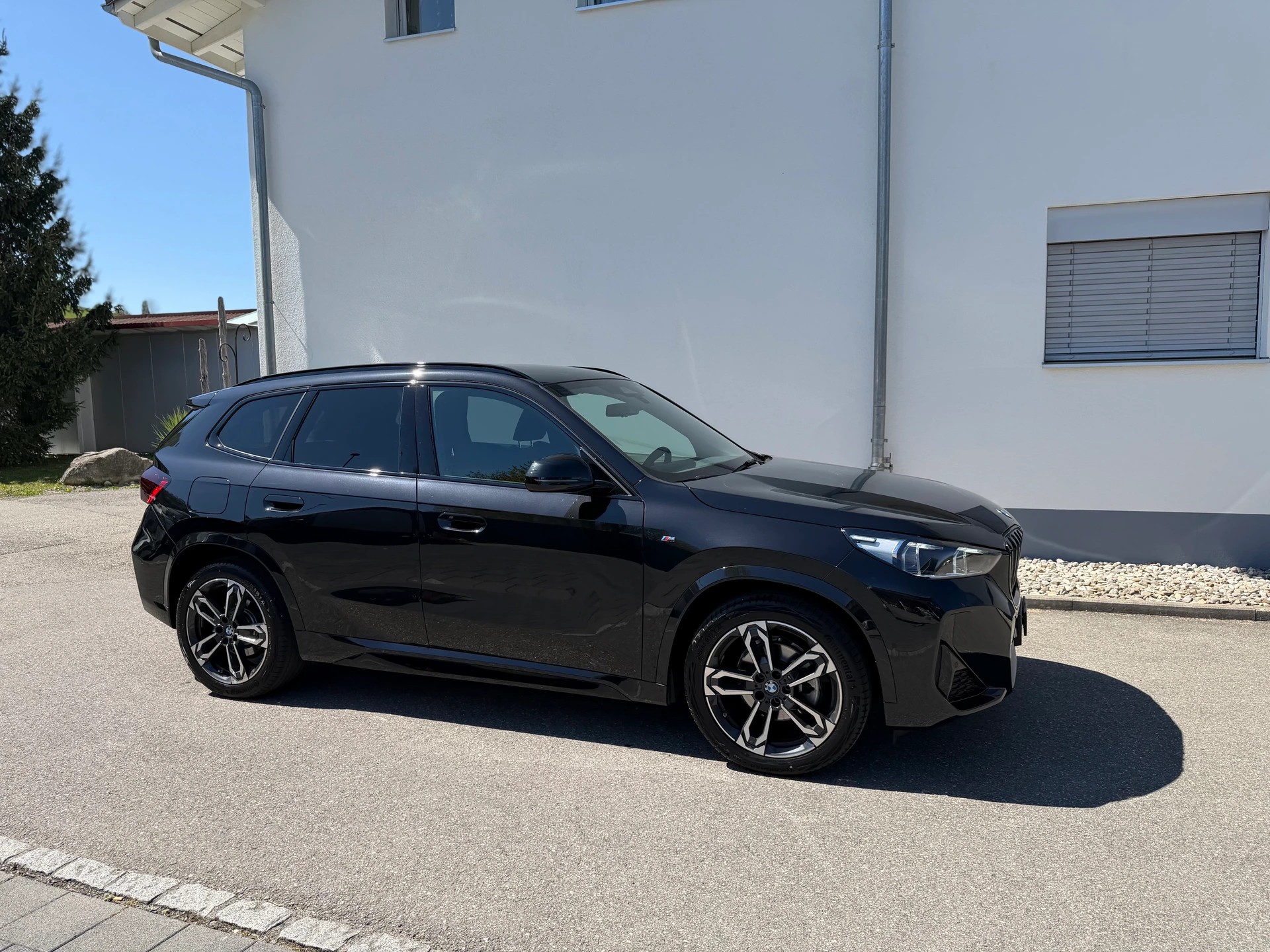 BMW X1 xDrive 20d 48V M Sport-showroom-element-3