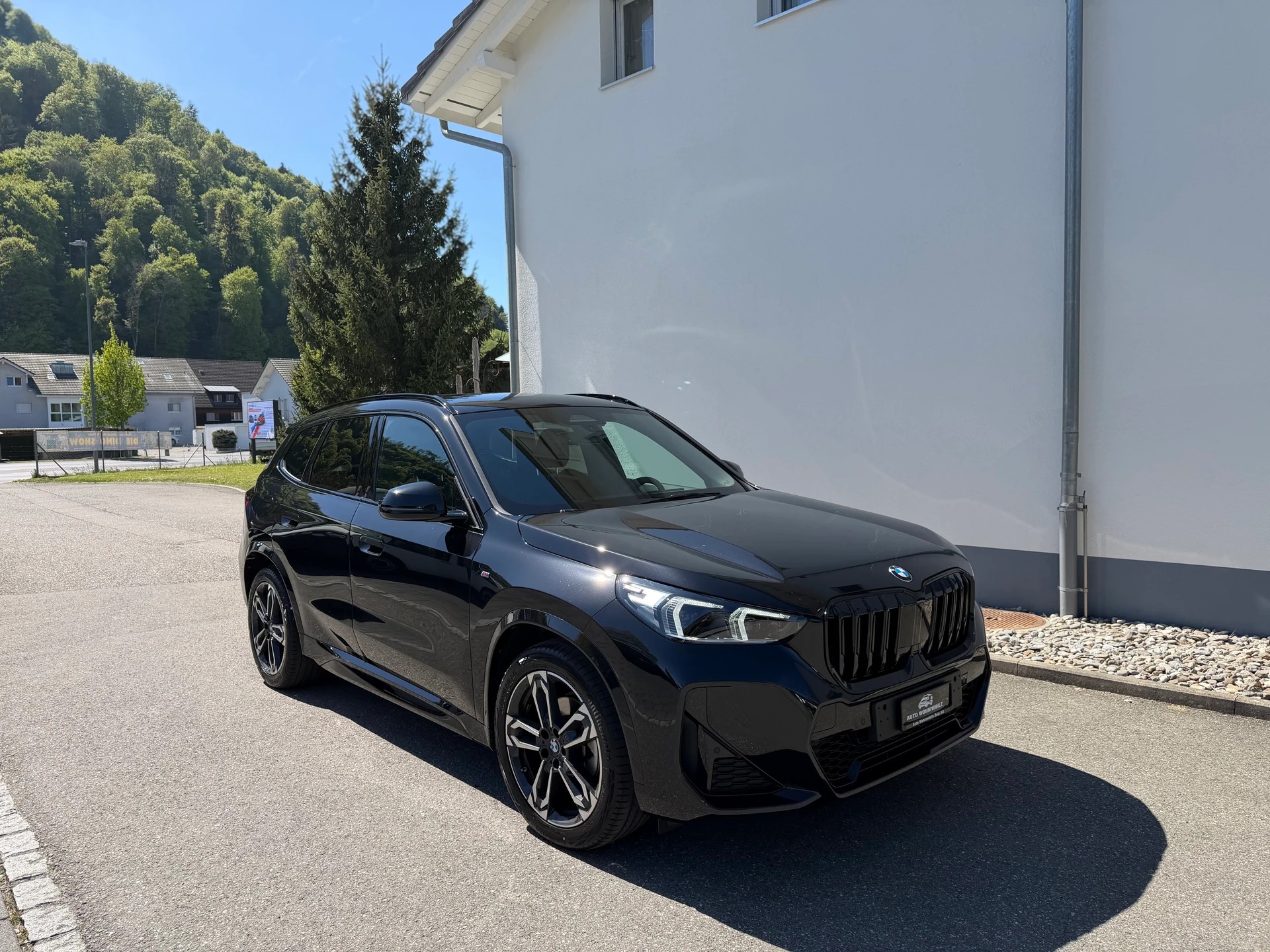 BMW X1 xDrive 20d 48V M Sport-showroom-element-1