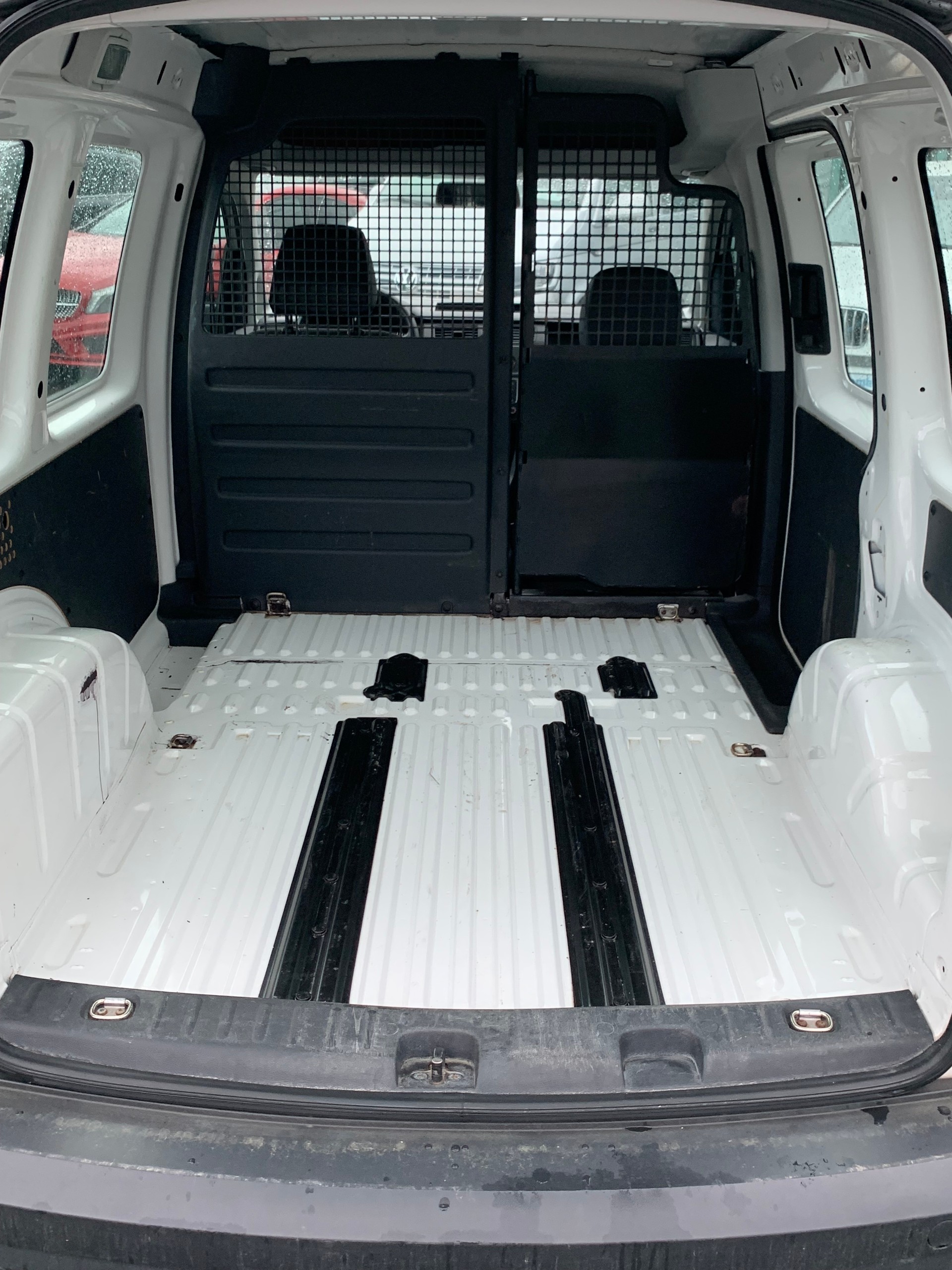 VW Caddy 1.4TGI BlueMotion Technology-image-15